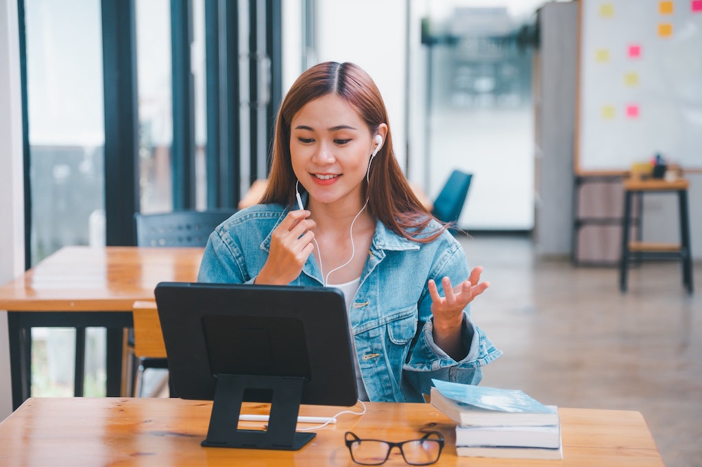 Avec Entre Jeunes, My Job Glasses lutte contre l’inégalité d’information et rebat les cartes de l’orientation